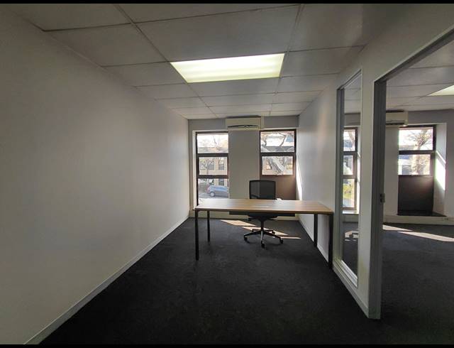 235M² OFFICE TO LET IN HURLINGHAM